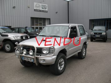 MITSUBISHI PAJERO MONTERO 2.5L