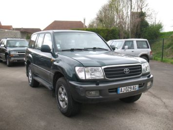 TOYOTA HDJ 100