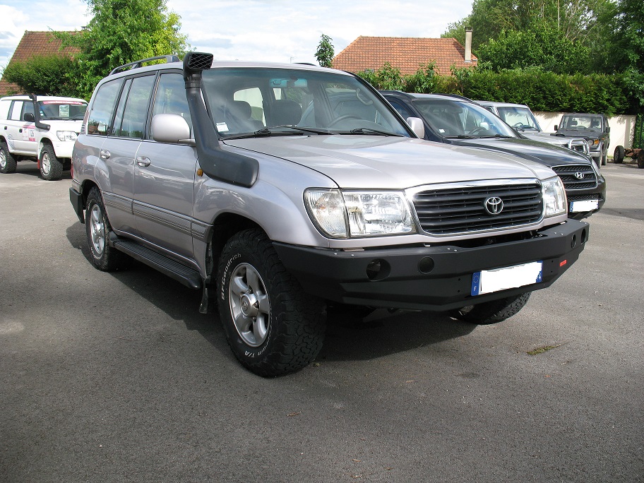 TOYOTA HDJ 100 